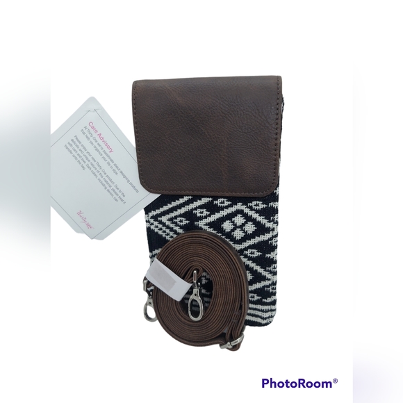 Thirty-One Call Me Crossbody Rio Wave Pattern NWT - Picture 1 of 7